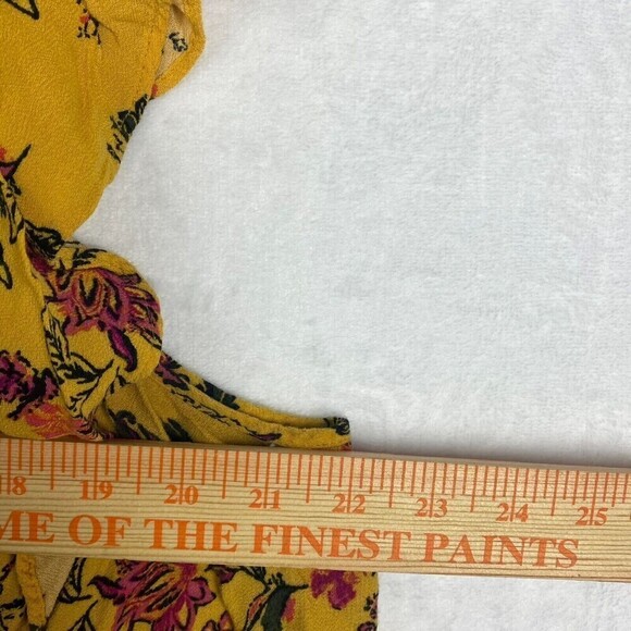 Torrid Blouse Womens Size 3 Yellow Floral Tropical Lightweight Sleeveless Top - Picture 4 of 7